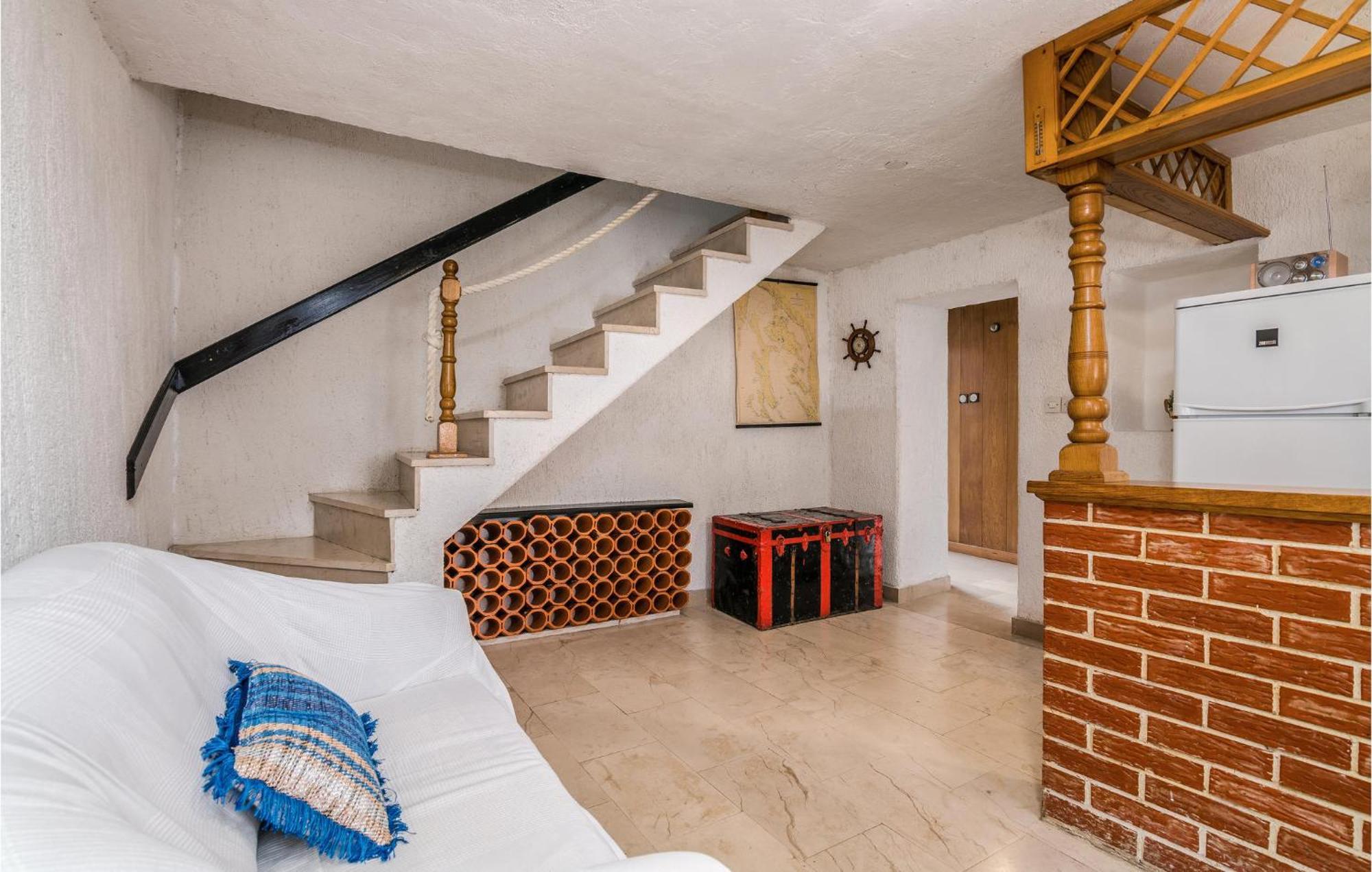 2 Bedroom Gorgeous Home In Baska Kültér fotó