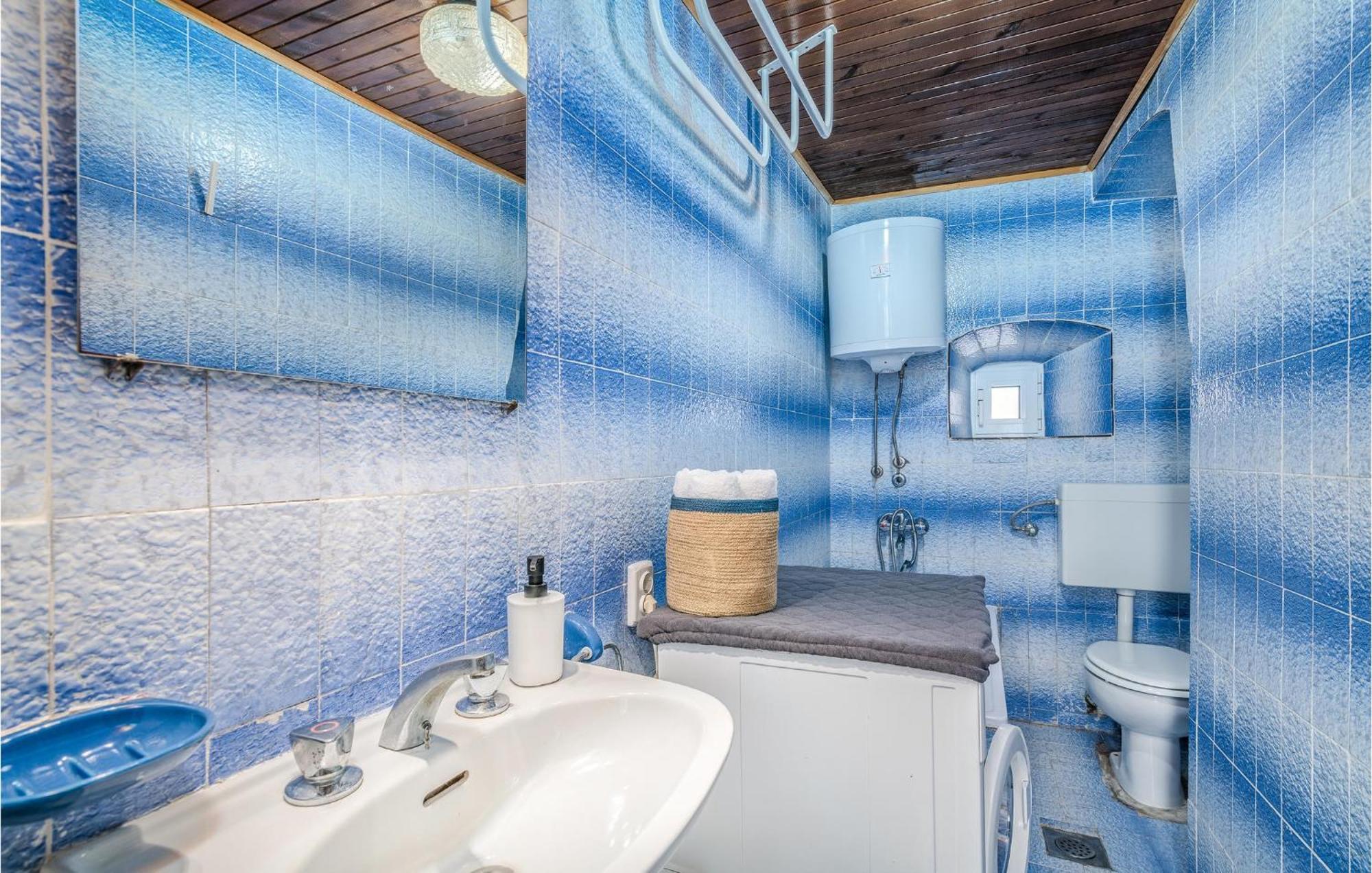 2 Bedroom Gorgeous Home In Baska Kültér fotó