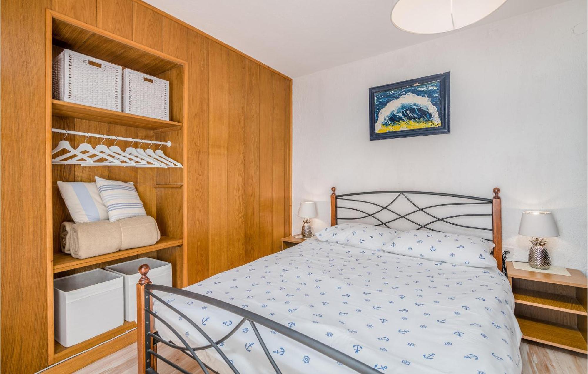 2 Bedroom Gorgeous Home In Baska Kültér fotó