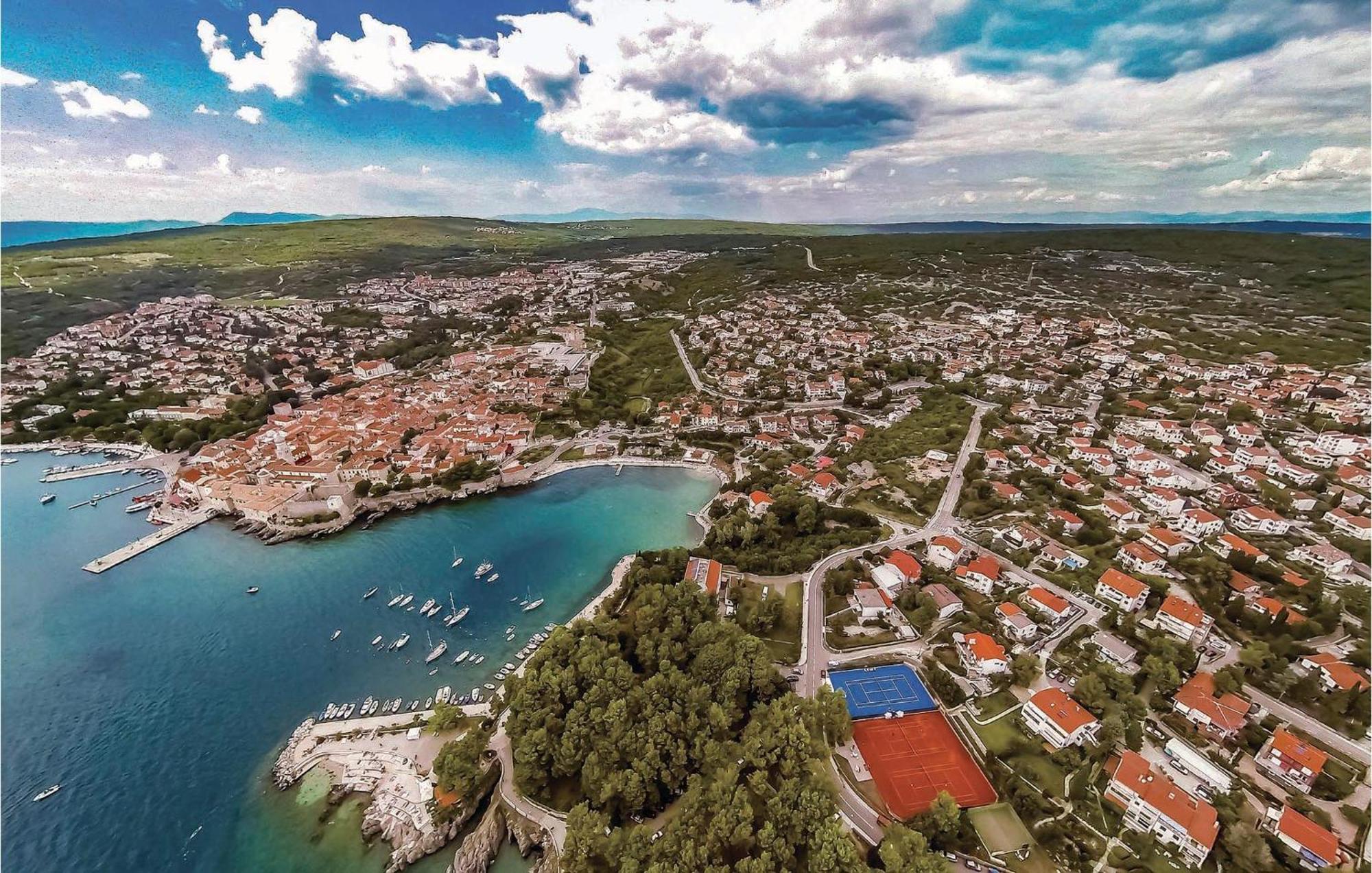 2 Bedroom Gorgeous Home In Baska Kültér fotó