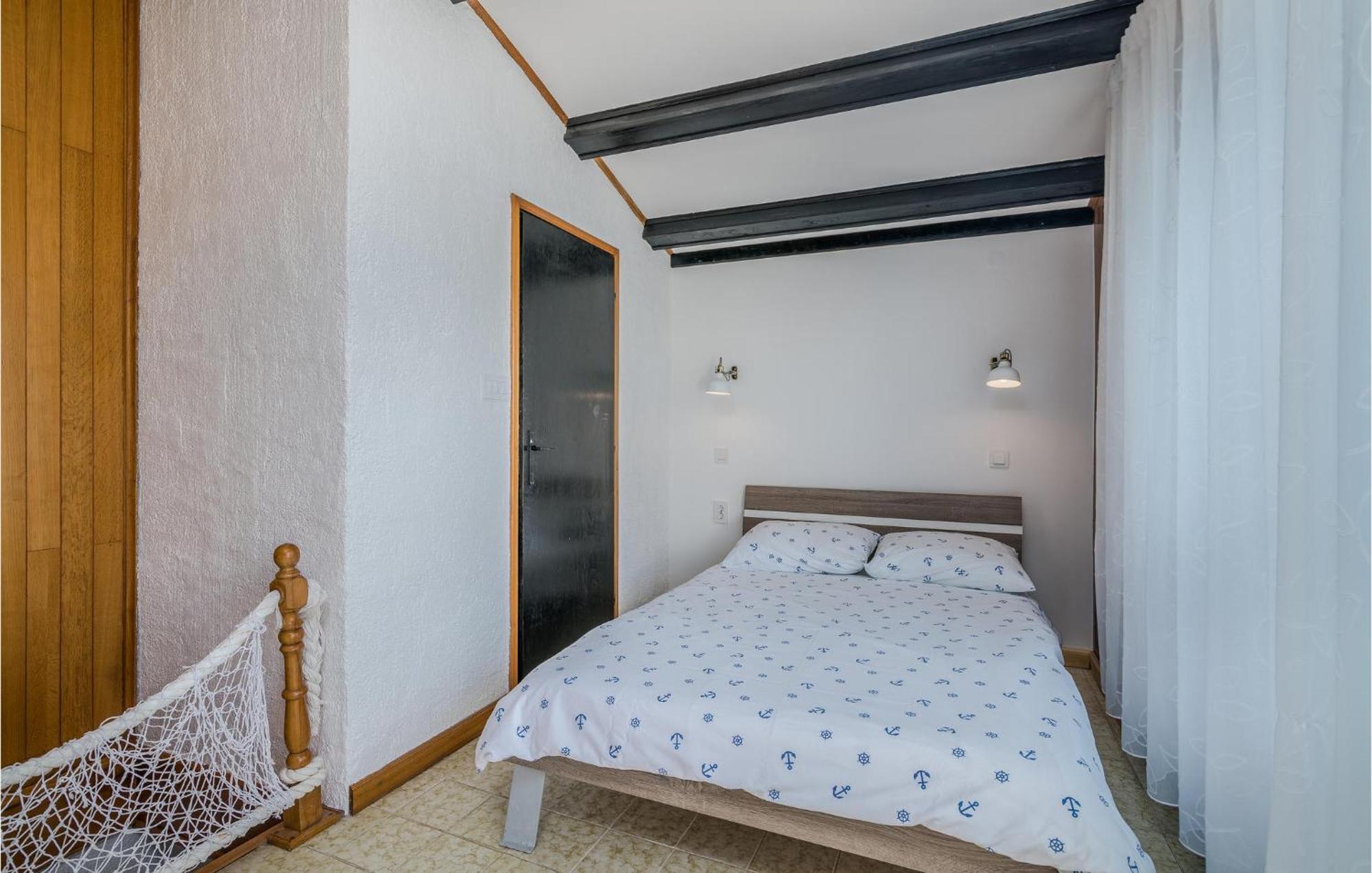 2 Bedroom Gorgeous Home In Baska Kültér fotó